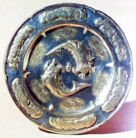 镏金鱼龙纹银盘（唐）