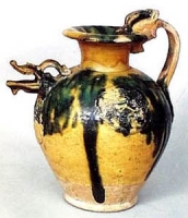 三彩龙柄壶（唐）