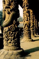 曲阜孔庙大成殿浮雕龙柱（清）