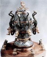 景泰蓝古地震仪