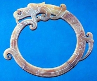 玉龙形环（西汉晚期）